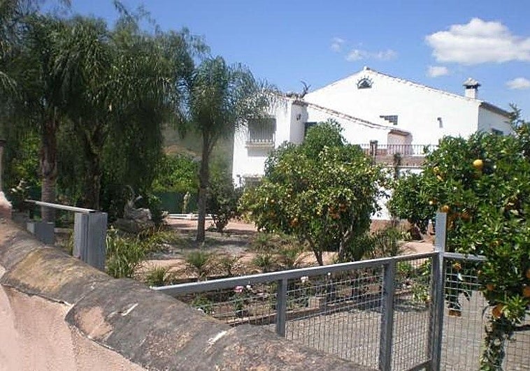 El exmarido de Lucía Garrido será juzgado en mayo por el asesinato a tiros de dos hombres que entraron en su finca